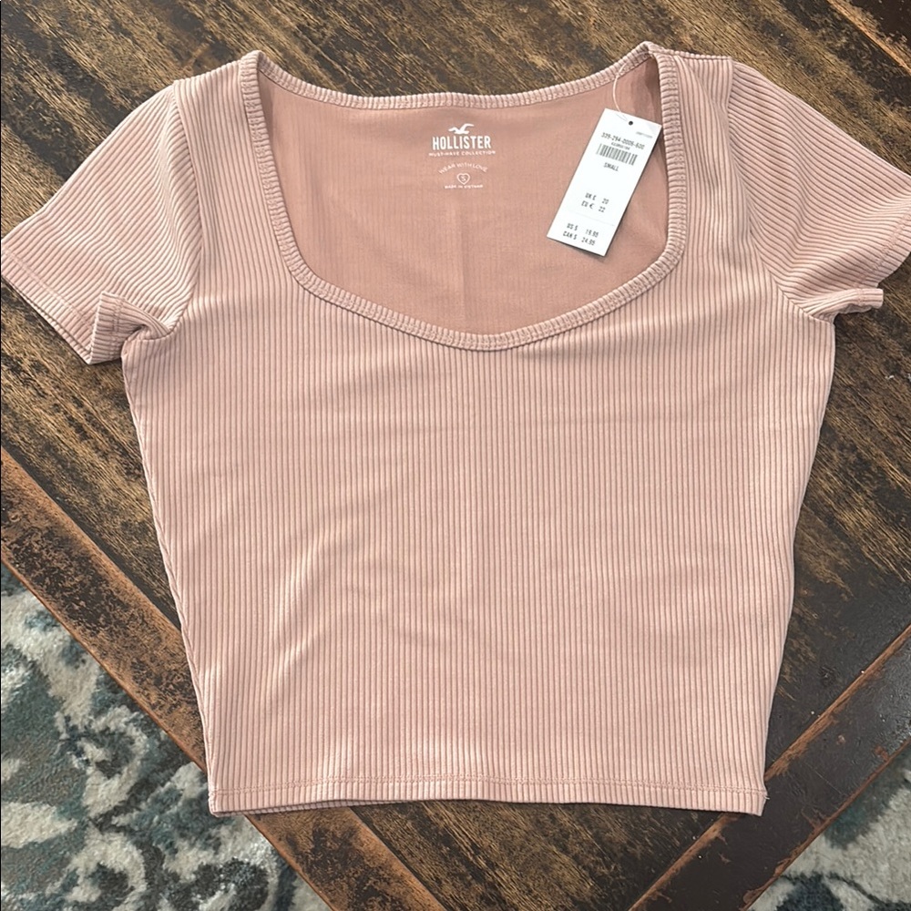 Hollister Women's Blush Ribbed Crop Top